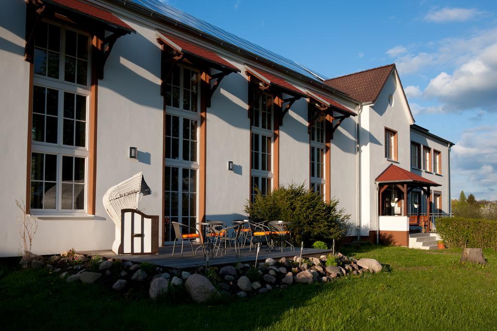 Das Haus Am Teich Gross Grabow Exterior photo